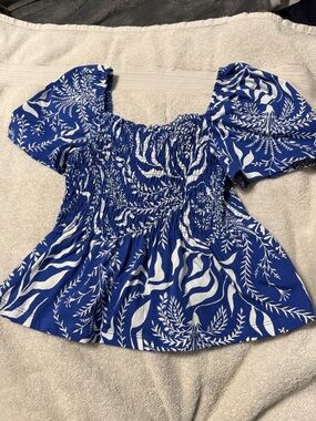 H&M Blue and White Floral Smocked Puff-Sleeve Top